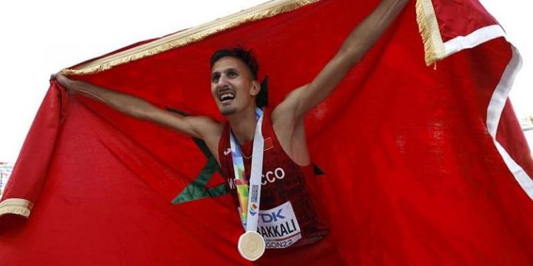 بطولة العالم لألعاب القوى: العداء المغربي سفيان البقالي يفوز بميدالية ذهبية في سباق 3 آلاف م موانع