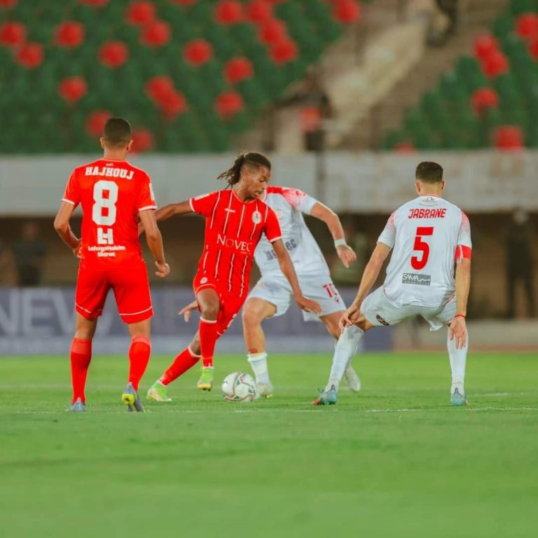 الوداد الرياضي يتأهل إلى نهائي كأس العرش عقب فوزه على الفتح الرياضي بالضربات الترجيحية
