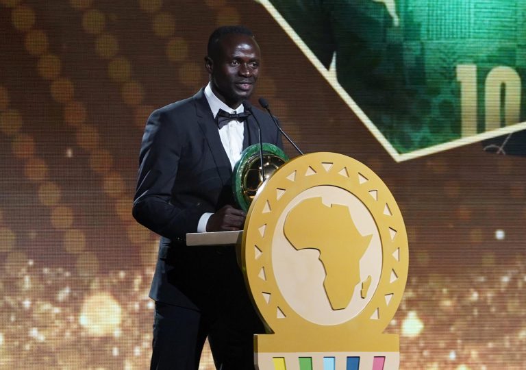جوائز الكاف 2022 : النجم السنغالي ساديو ماني يتوج بجائزة أفضل لاعب إفريقي