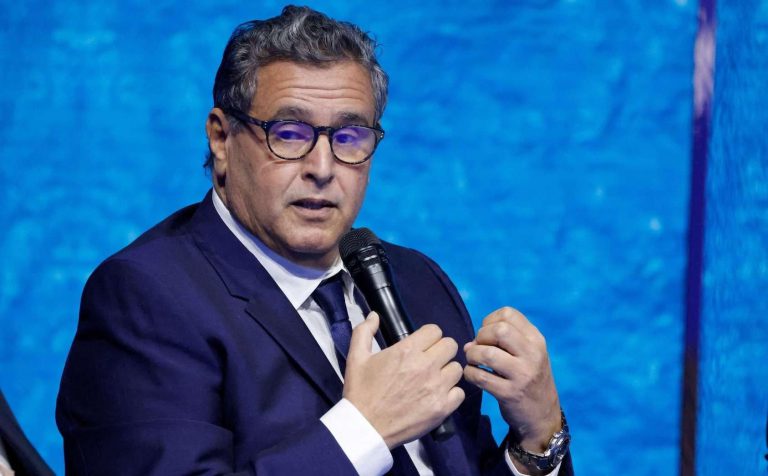 “أخنوش ارحل”.. وسم يتصدّر مواقع التواصل في المغرب