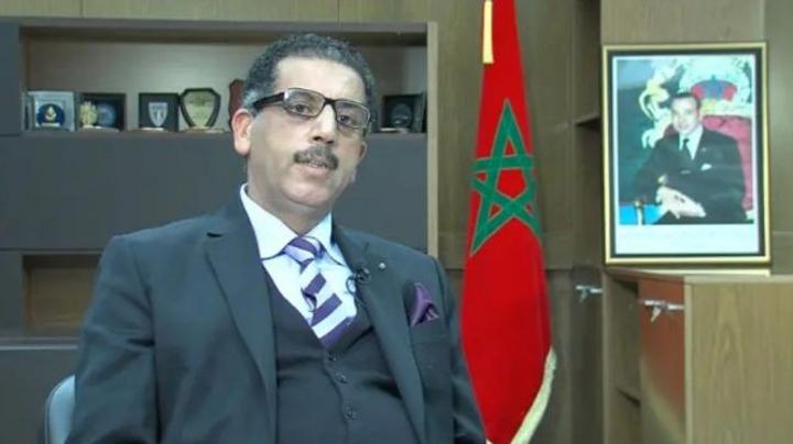 الملك يشيد بـ الملك يشيد بـ