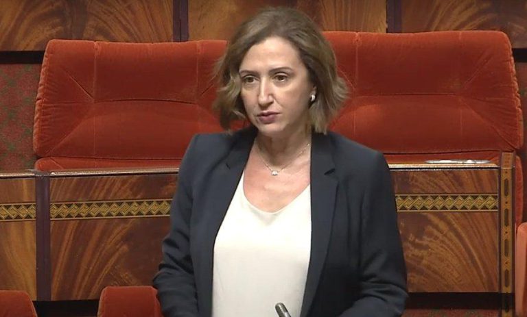 جدل يرافق عطلة وزيرة السياحة المغربية في تنزانيا… حرية شخصية أم مسؤولية سياسية؟
