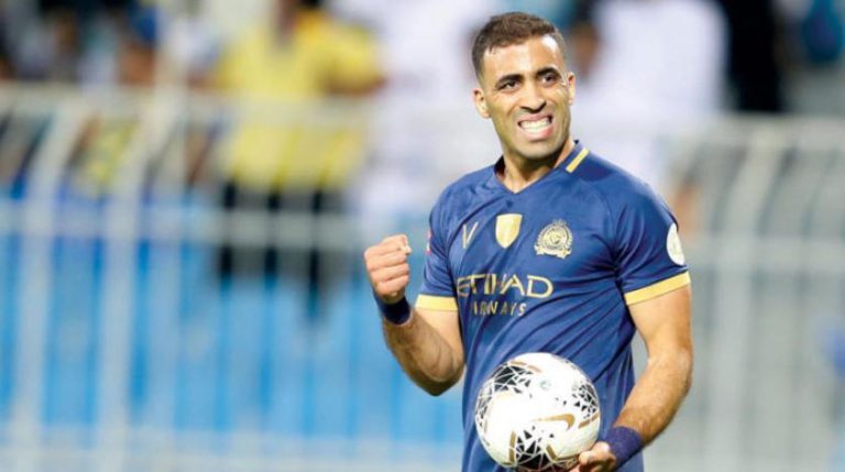السعودية: تعليق عقوبة إيقاف اللاعب المغربي عبد الرزاق حمد الله