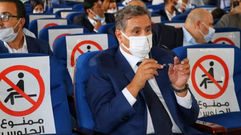 عضو بجماعة أكادير يطالب بإقالة عزيز أخنوش