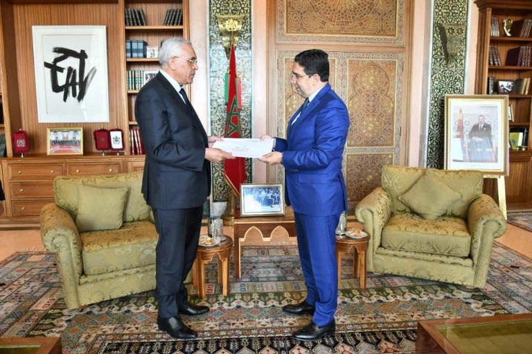 وزير العدل الجزائري يحل بالمغرب لدعوة العاهل محمد السادس إلى القمة العربية- (تغريدة)
