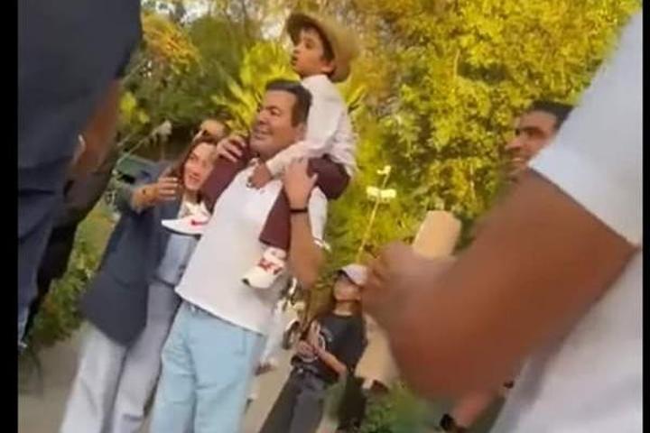 دون بروتوكول.. مولاي رشيد يزور حديقة الحيوانات بالرباط دون بروتوكول.. مولاي رشيد يزور حديقة الحيوانات بالرباط