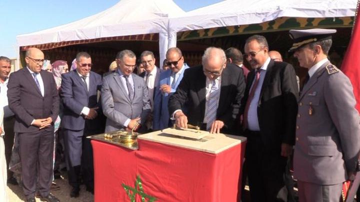 بالفيديو: وضع الحجر الأساس لإنشاء مركز كهربائي جديد بالداخلة بالفيديو: وضع الحجر الأساس لإنشاء مركز كهربائي جديد بالداخلة