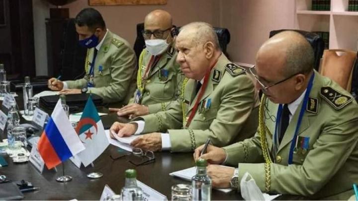 تحت ضغط الغرب.. الجزائر تلغي مناورات عسكرية مشتركة مع روسيا قرب الحدود مع المغرب تحت ضغط الغرب.. الجزائر تلغي مناورات عسكرية مشتركة مع روسيا قرب الحدود مع المغرب