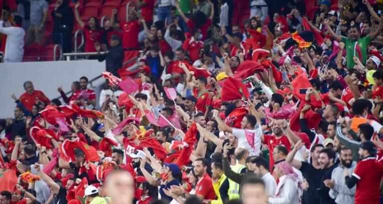 الفيفا: الجماهير المغربية اللاعب رقم واحد وليس 12 في تأهل المنتخب المغربي إلى دور ثمن النهائي