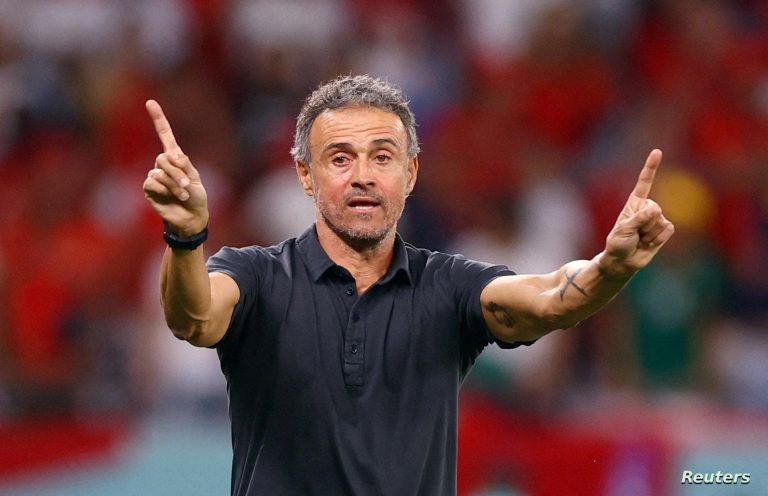 إقالة مدرب المنتخب الإسباني بعد الهزيمة أمام المغرب