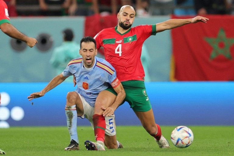أندية إنجليزية وإسبانية ترغب في ضم سفيان أمرابط
