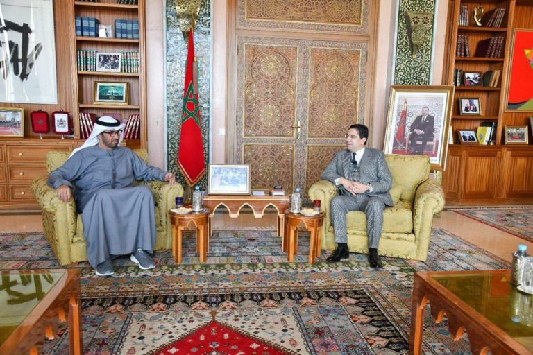 بوريطة يجري محادثات مع وزير الصناعة والتكنولوجيا المتقدمة الإماراتي