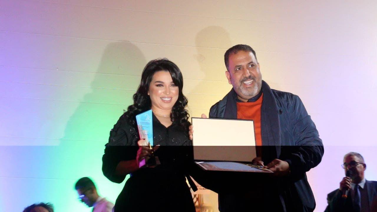 فرح الفاسي تظفر بجائزة أحسن ممثلة بمهرجان “فاس لسينما المدينة” فرح الفاسي تظفر بجائزة أحسن ممثلة بمهرجان “فاس لسينما المدينة”