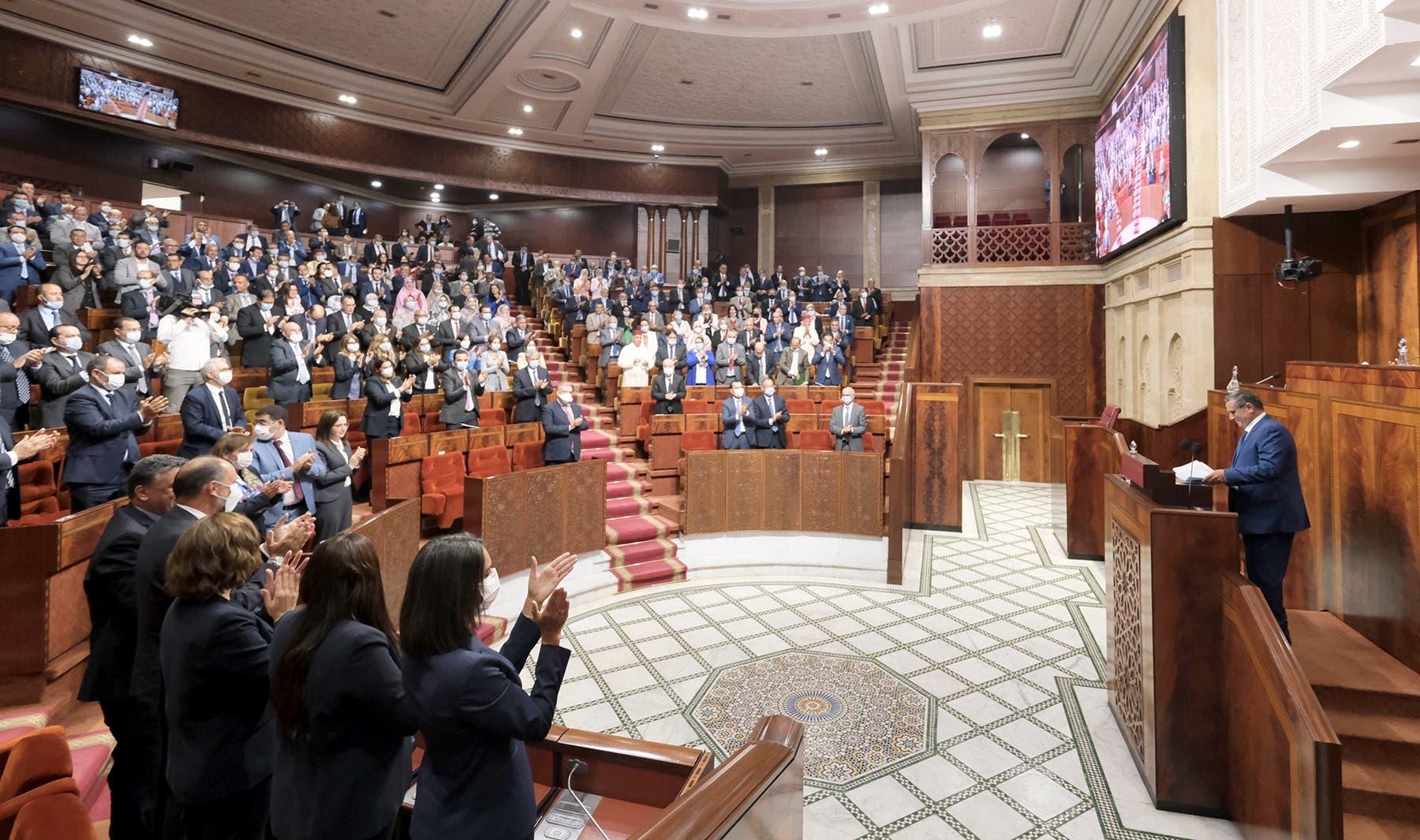 مجلس النواب يوجه ملاحظات لمرتفقيه بخصوص الهندام و استعمال الهاتف مجلس النواب يوجه ملاحظات لمرتفقيه بخصوص الهندام و استعمال الهاتف
