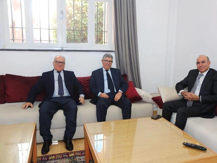 رؤساء فرق أحزاب الحكومة يحثون على مزيد من الاحترام لميثاق الأغلبية بعد هجوم برلماني استقلالي على وزراء رؤساء فرق أحزاب الحكومة يحثون على مزيد من الاحترام لميثاق الأغلبية بعد هجوم برلماني استقلالي على وزراء