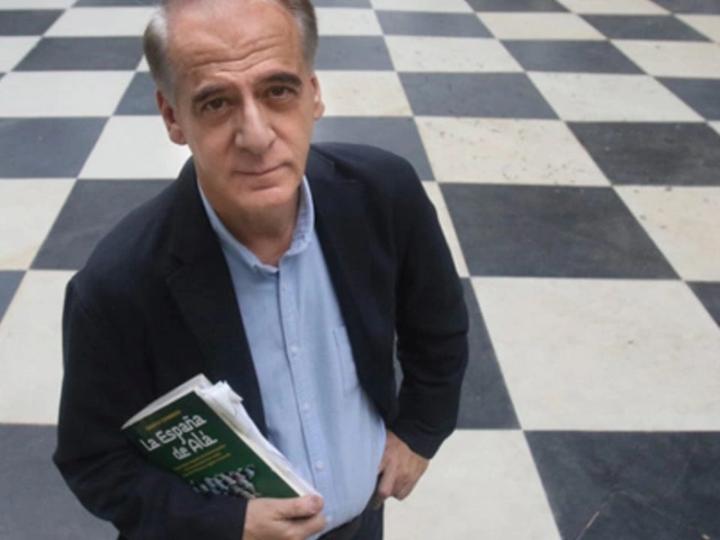 مواجهة قضائية بين الحكومة وصحافي إسباني يتهم الرباط بالتجسس عليه مواجهة قضائية بين الحكومة وصحافي إسباني يتهم الرباط بالتجسس عليه