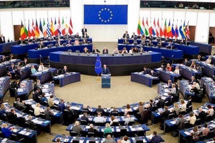 أحزاب سياسية تدين بشدة الانزلاق الخطير للبرلمان الأوروبي