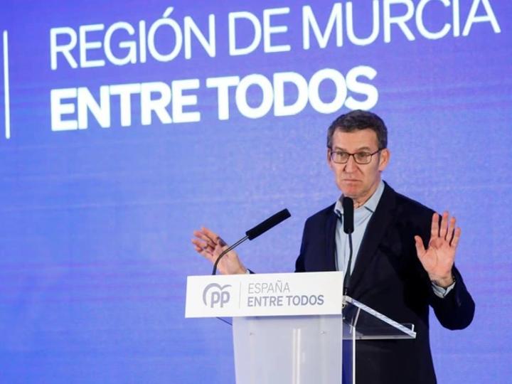 الحزب الشعبي الإسباني يهاجم سانشيز ويتهمه بإذلال إسبانيا في المغرب... وألباريس يرد بقوة الحزب الشعبي الإسباني يهاجم سانشيز ويتهمه بإذلال إسبانيا في المغرب... وألباريس يرد بقوة