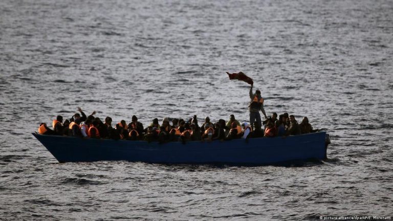 وفاة ثمانية مهاجرين في رحلة استمرت ثلاثة أيام بين المغرب وإسبانيا