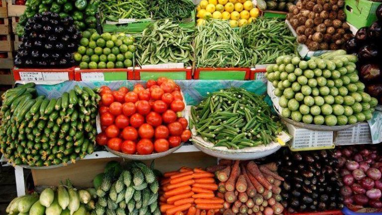 الحكومة: أسعار اللحوم والخضر ستعرف انخفاضا خلال الأيام أو الأسابيع القليلة المقبلة