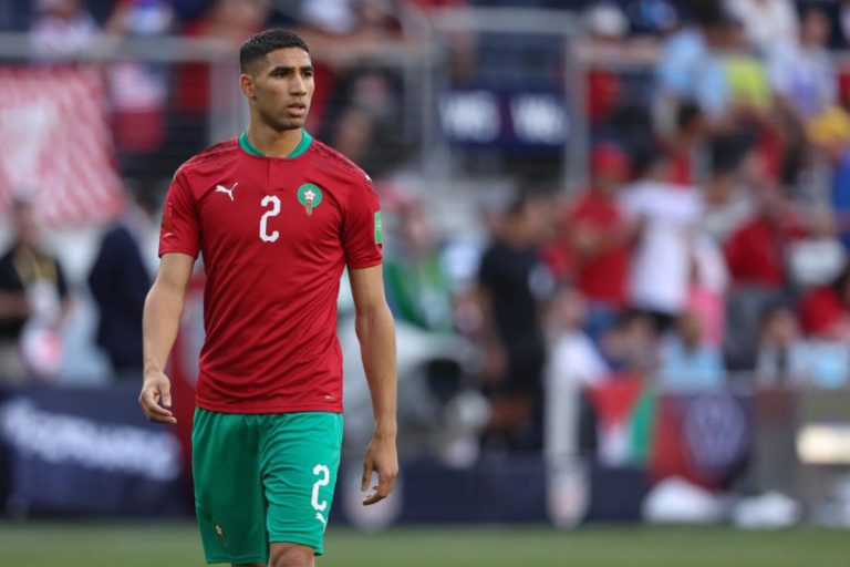 اختيار الدولي المغربي أشرف حكيمي ضمن التشكيلة المثالية لعام 2022
