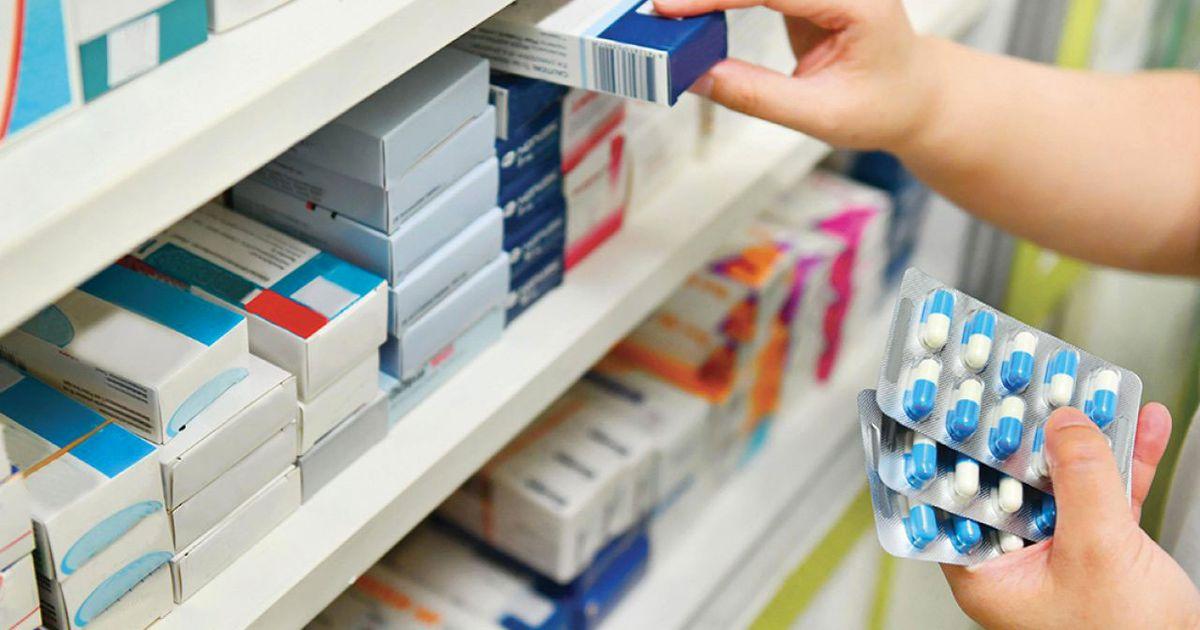 من بينها أدوية لمعالجة السرطان.. وزارة الصحة تُخفض أسعار 90 دواء في الصيدليات من بينها أدوية لمعالجة السرطان.. وزارة الصحة تُخفض أسعار 90 دواء في الصيدليات