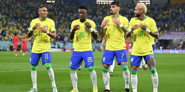 مدرب البرازيل يعلن قائمة اللاعبين استعدادا لمباراة المغرب