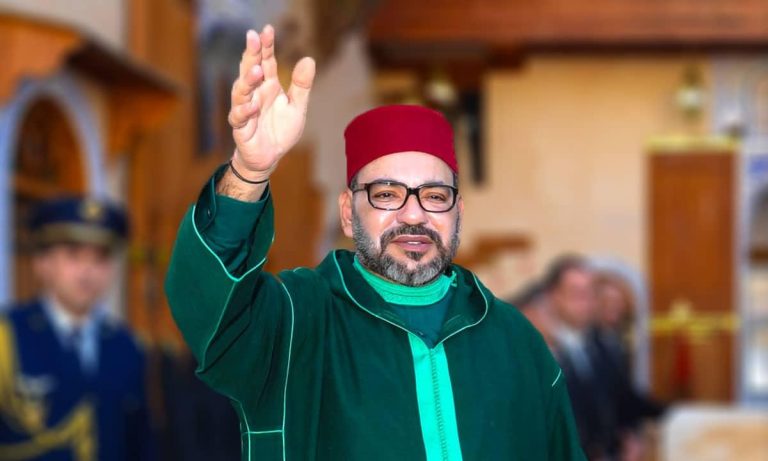 الكاف يمنح جائزة التميز للملك محمد السادس