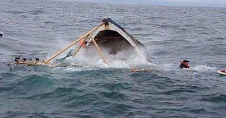 الداخلة: انتشال جثث 10 بحارة وإنقاذ 5 آخرين إثر حادث غرق سفينة صيد بالجر بعرض البحر