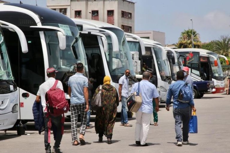 تقديم دعم إضافي لفائدة مهنيي النقل الطرقي بالمغرب