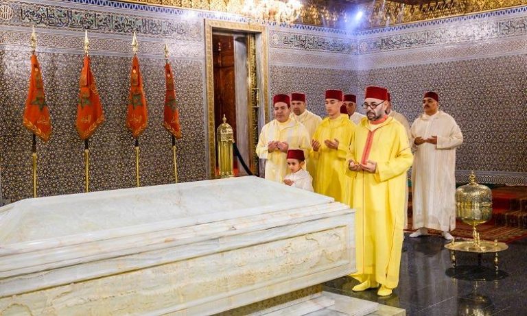 الملك محمد السادس يترحم على روح الملك محمد الخامس