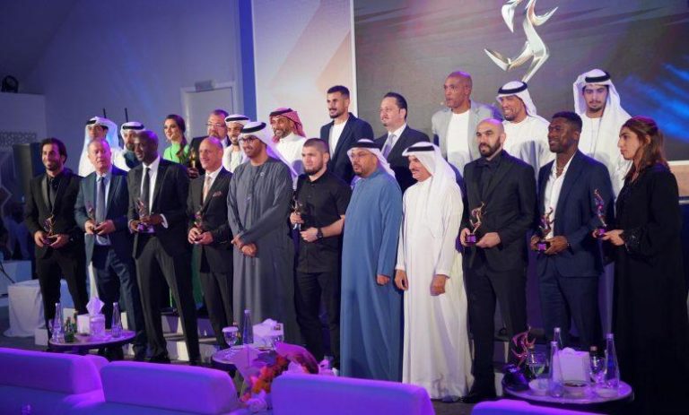 أبو ظبي: اختيار الجامعة الملكية المغربية لكرة القدم أحسن اتحاد عربي ووليد الركراكي أفضل مدرب
