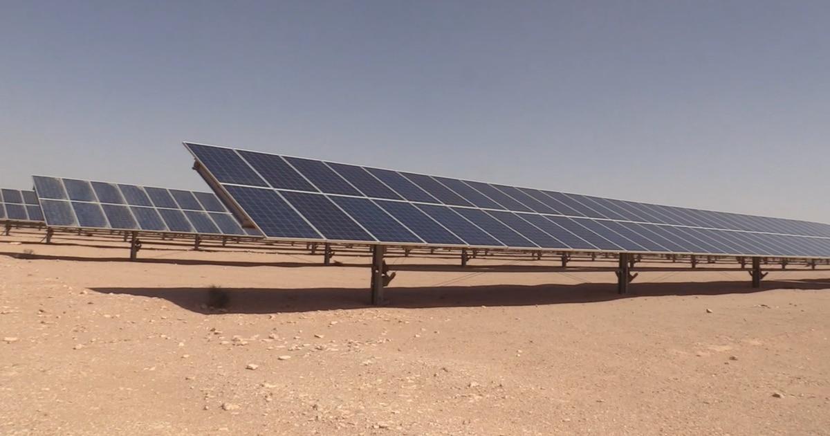 بالفيديو: محطة نور بالعيون.. استثمار ضخم لإنتاج الطاقة النظيفة بالصحراء المغربية بالفيديو: محطة نور بالعيون.. استثمار ضخم لإنتاج الطاقة النظيفة بالصحراء المغربية