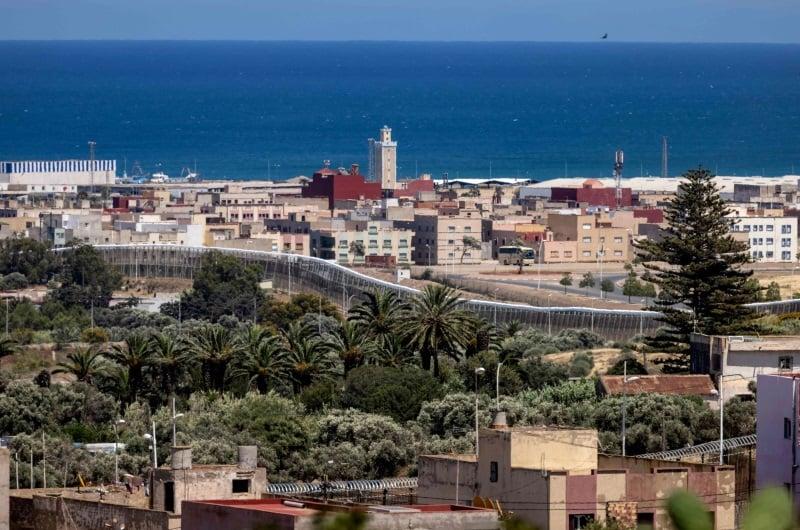 وزيرة الدفاع الإسبانية تردّ على تصريحات مسؤول مغربي: “سبتة ومليلية إسبانيتان”.. ومصدر يؤكد: معطيات تم تحويرها وزيرة الدفاع الإسبانية تردّ على تصريحات مسؤول مغربي: “سبتة ومليلية إسبانيتان”.. ومصدر يؤكد: معطيات تم تحويرها
