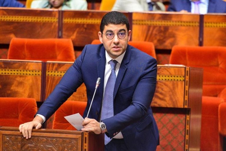 أربعة وزراء سابقين للاتصال يرفضون إحداث لجنة مؤقتة لتسيير قطاع الصحافة والنشر