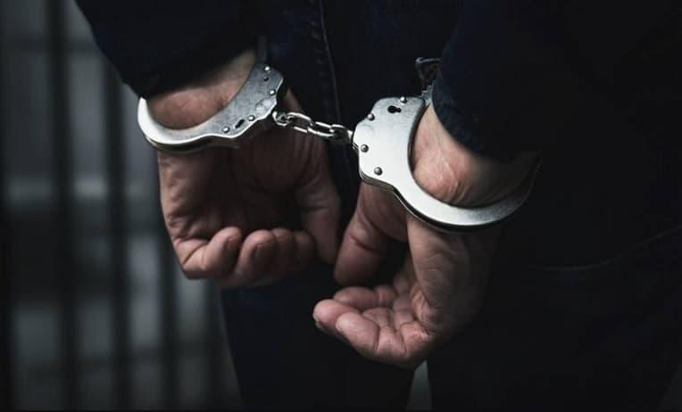 سوق الأربعاء الغرب: توقيف شخصين للاشتباه في تورطهما في قضية تتعلق باستعمال السلاح الأبيض المفضي إلى الموت سوق الأربعاء الغرب: توقيف شخصين للاشتباه في تورطهما في قضية تتعلق باستعمال السلاح الأبيض المفضي إلى الموت