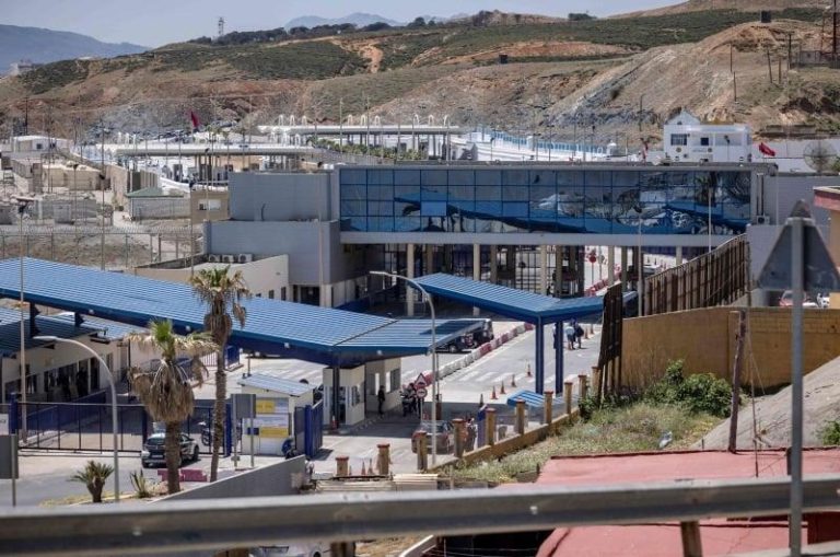 مدريد قلقة من فرضية تراجع المغرب عن اتفاقية تحويل سبتة ومليلية إلى معبرين جمركيين