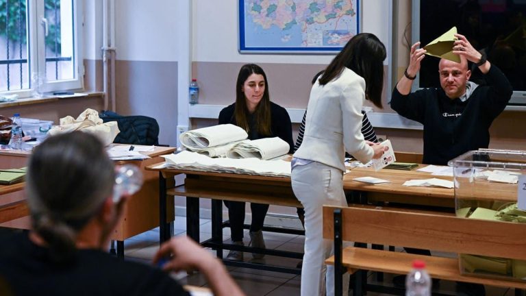 برلماني أوروبي يطالب بالتحقيق في تأثير المغرب على الانتخابات الاسبانية