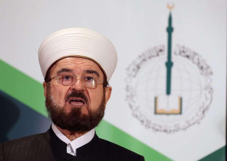 القره داغي يدعو المغرب والجزائر للحوار ويحذر من “الفتنة”