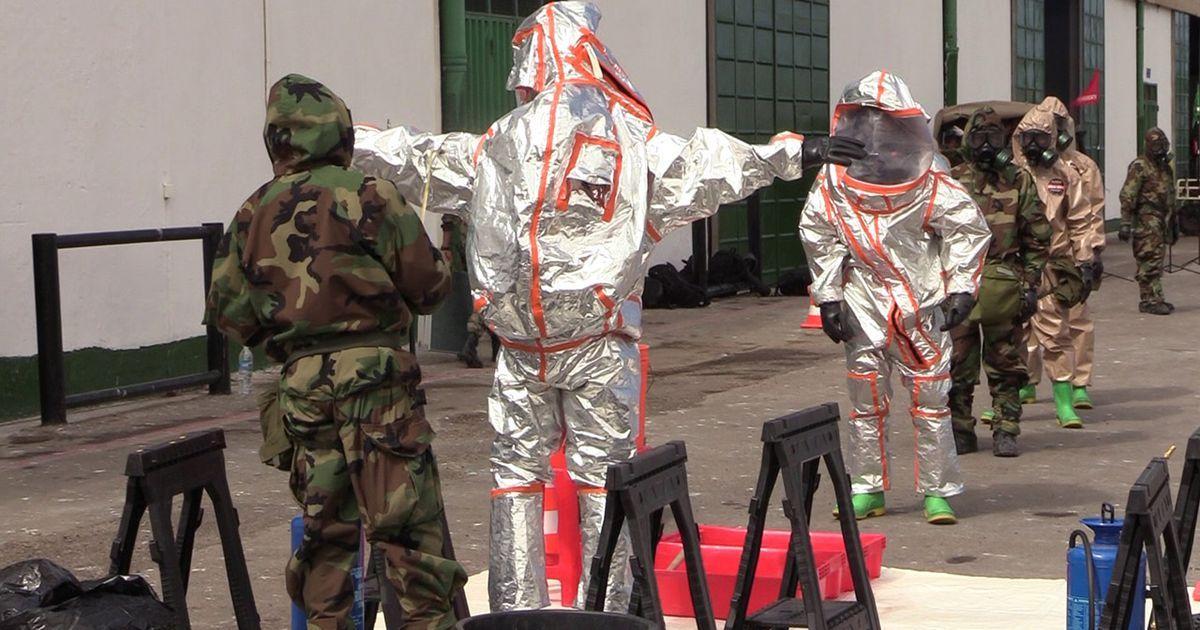 بالفيديو: الجيشان المغربي والأمريكي يَتصدَّيان لهجوم بطائرتين انتحاريتين بأكادير بالفيديو: الجيشان المغربي والأمريكي يَتصدَّيان لهجوم بطائرتين انتحاريتين بأكادير