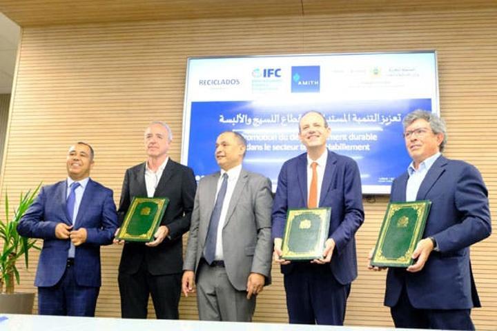 تسريع الانتقال الطاقي بالمغرب: توقيع اتفاقية شراكة بين وزارة الانتقال الطاقي والتنمية المستدامة ومؤسسة التمويل الدولية تسريع الانتقال الطاقي بالمغرب: توقيع اتفاقية شراكة بين وزارة الانتقال الطاقي والتنمية المستدامة ومؤسسة التمويل الدولية