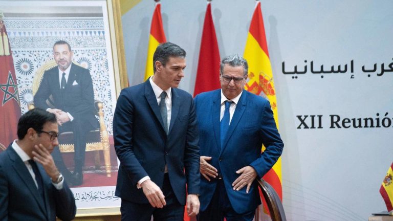 الحكومة الإسبانية توقف إجراءات نقل إدارة المجال الجوي للصحراء من جزر الكناري إلى المغرب