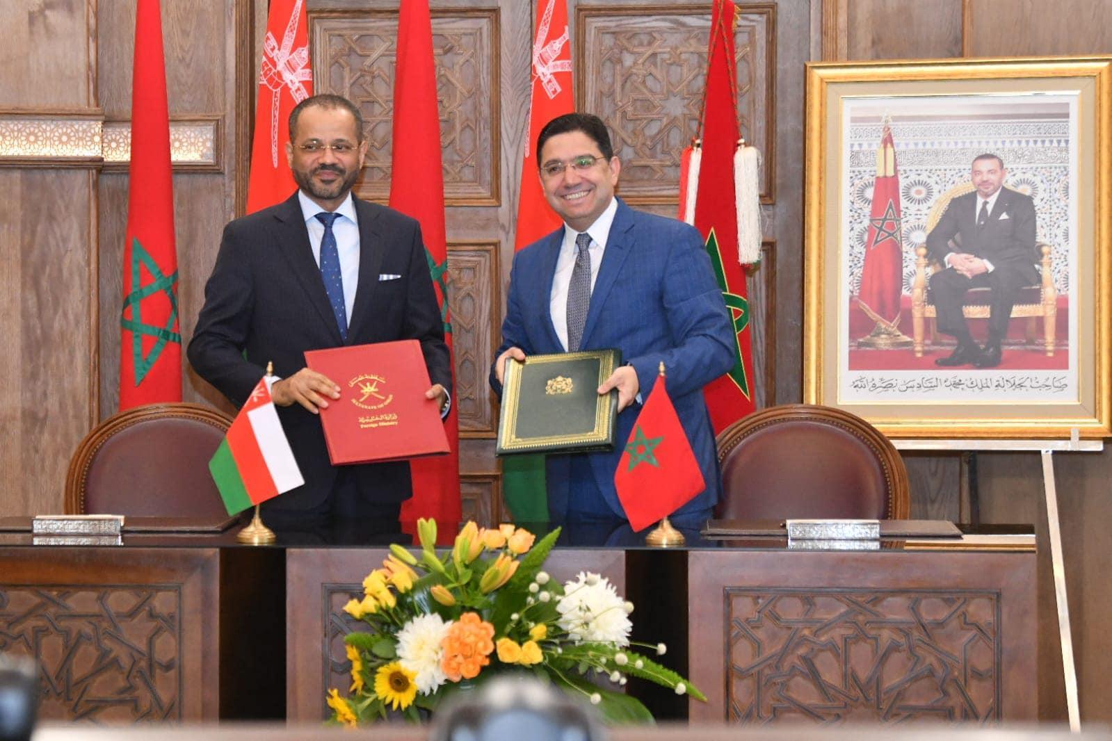 اللجنة المشتركة المغربية – العمانية: التوقيع على اتفاقية تعاون وثلاث مذكرات تفاهم في عدد من المجالات اللجنة المشتركة المغربية – العمانية: التوقيع على اتفاقية تعاون وثلاث مذكرات تفاهم في عدد من المجالات
