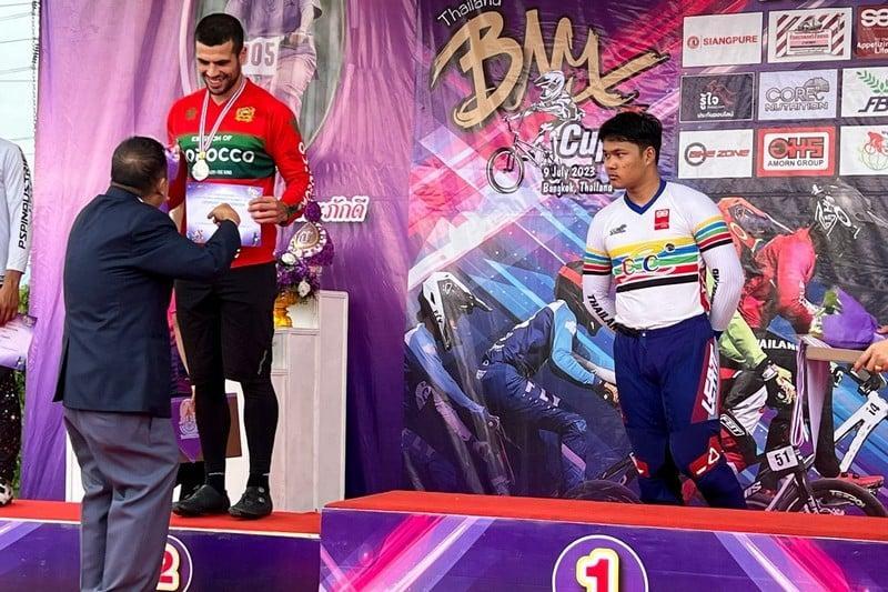 الدراج المغربي نديم لغموشي يفوز بالميدالية الفضية في كأس التايلاند في صنف بي إم إكس الدراج المغربي نديم لغموشي يفوز بالميدالية الفضية في كأس التايلاند في صنف بي إم إكس