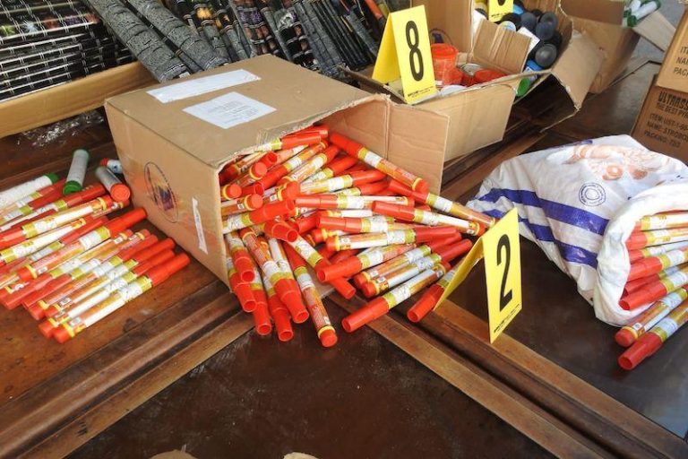 الدار البيضاء: توقيف شخصين بسبب حيازة وترويج أزيد من مليون و485 ألف وحدة من المفرقعات والشهب النارية المهربة