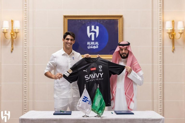 الهلال السعودي يعلن رسميا ضم الحارس المغربي ياسين بونو
