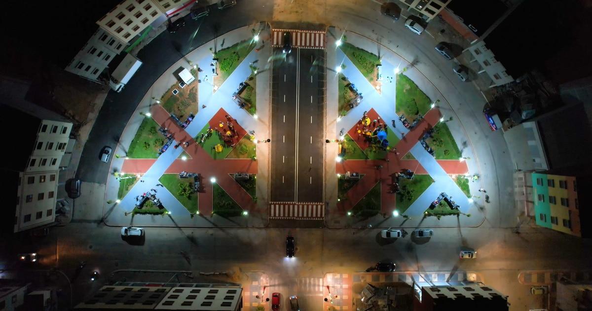 بالفيديو: تدشينات جديدة بمدينة الداخلة بمناسبة ذكرى استرجاع إقليم وادي لذهب بالفيديو: تدشينات جديدة بمدينة الداخلة بمناسبة ذكرى استرجاع إقليم وادي لذهب