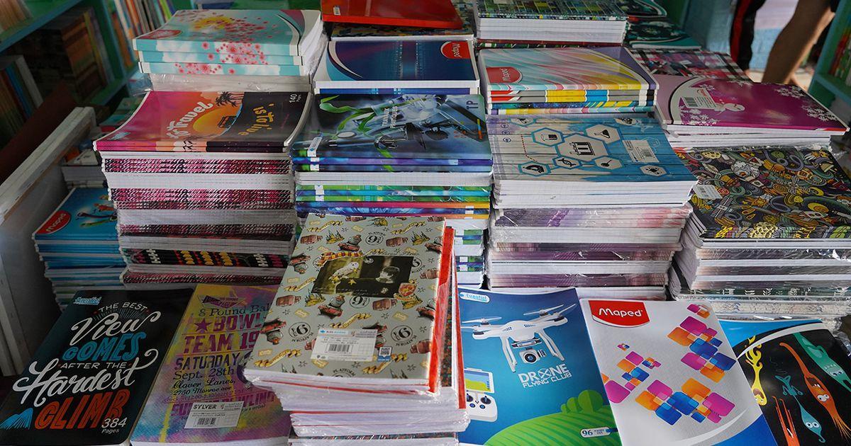 بالفيديو: قبيل الدخول المدرسي.. ارتفاع أسعار الكتب وانخفاض طفيف في بعض الأدوات بالفيديو: قبيل الدخول المدرسي.. ارتفاع أسعار الكتب وانخفاض طفيف في بعض الأدوات