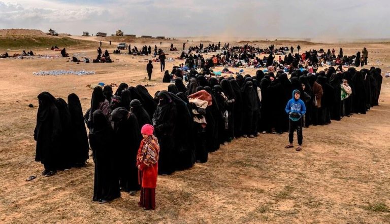 عائلات المغاربة المعتقلين بسوريا تطالب بترحيلهم إلى أرض الوطن