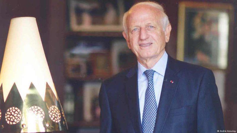 رئيس إسرائيل يوشح المستشار الملكي أندري أزولاي بـ رئيس إسرائيل يوشح المستشار الملكي أندري أزولاي بـ